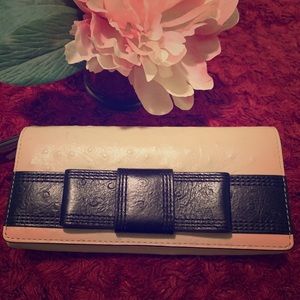 💖kate spade bow wristlet💖